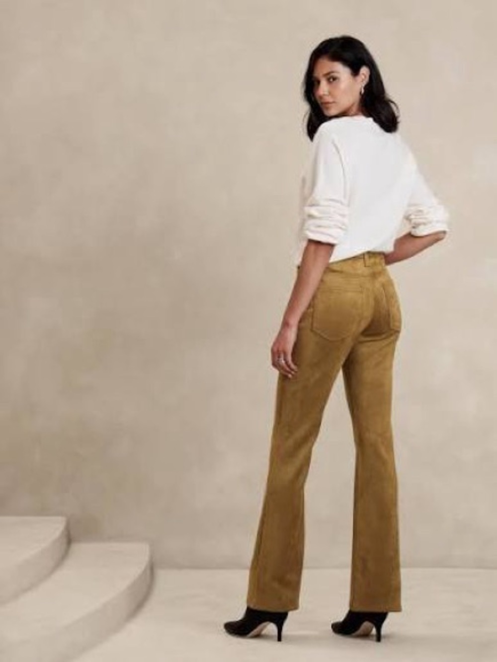 Banana Republic Factory VEGAN SUEDE LOW-RISE BOOTCUT PANT sz 28/6 - Picture 1 of 12